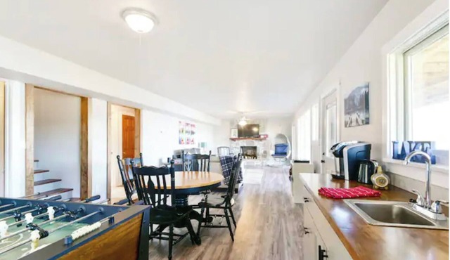Stunning Lake Views! Lakefront 3BR 2BA Sleeps 12 in Shell Knob