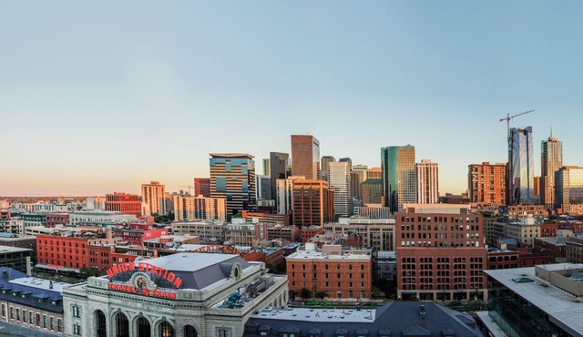 Stunning, One-Bedroom Apartment. Steps from Denver City Park! Very walkable!
