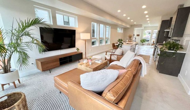 Stylish 4BR w/Rooftop + BBQ Walk to City Park Near Downtown and RiNo