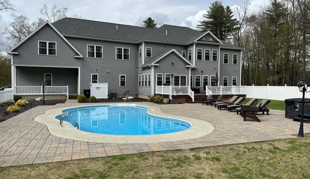 SUMMER 20% OFF! Luxury Mansion🏠Heated Pool🏊HotTub🛀🏿By Track🏇Town🌇Golf⛳️ Beach🏖️SPAC