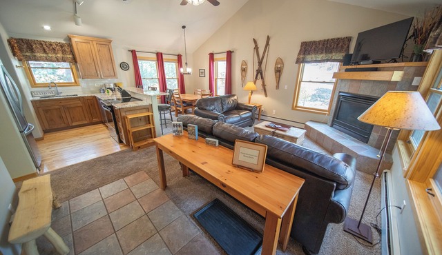 Summer Retreat/Garage for Bikes/Hot Tubs