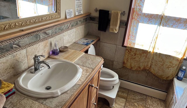 SunDance Special- Classic 7-BR House Near Downtown & Mts