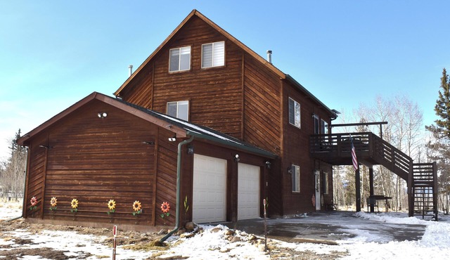 Sunflower Cabin Modern Family Retreat Easy Access Pets OK 1.2 Acres