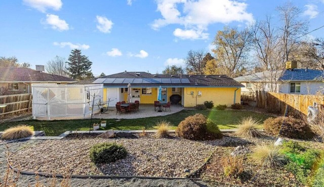 Sunny Beach House of Olde Town Arvada