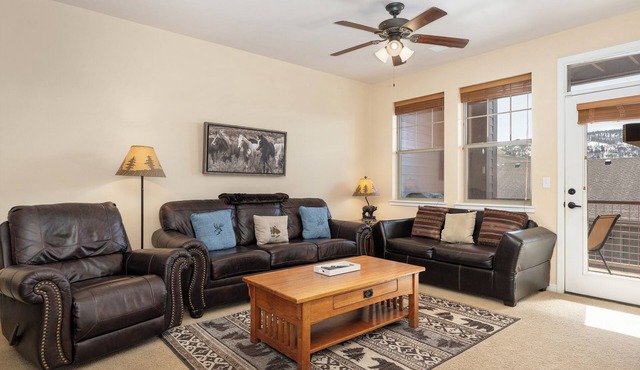Ten Mile G-201 Wonderfully decorated and pet friendly two-bedroom
