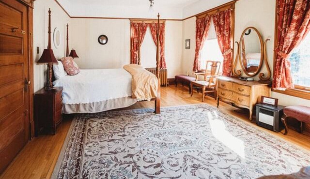 The Amati Suite · 1 BR Suite in Historic Mansion!