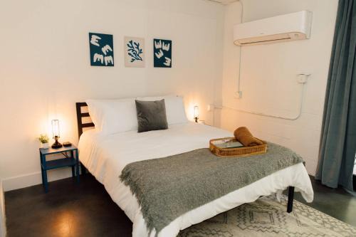 ~The Amelia~ Rooftop | Skyline | Cozy | Walkable