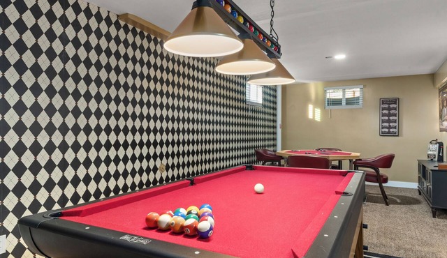 The Backyard Movie, Hot Tub & 2 Game Rooms