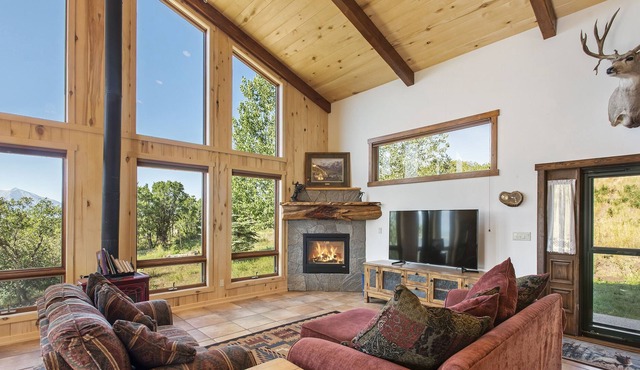 The Cottonwood Cottage - Space, Serenity, & Views