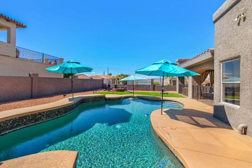 The Golden Hour Getaway Pool LakeViews Games