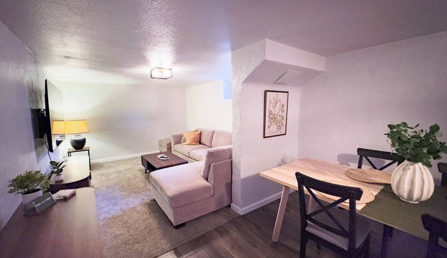 The Juniper at Clay House - Charming 1BR Apt in the Heart of Denver