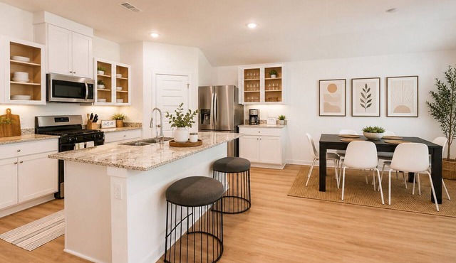 The Laredo - A Modern 4 BR house near Bentonville- 10 minutes from trails WMT HQ