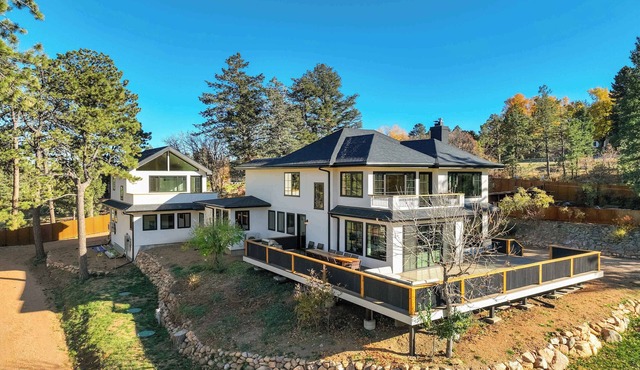 The Mesa House! Luxe Mountain Home by Broadmoor