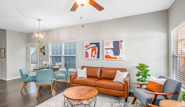 The Peach-Close to Downtown, Mountain Bike Trails, and Wal Mart. Pet Friendly!