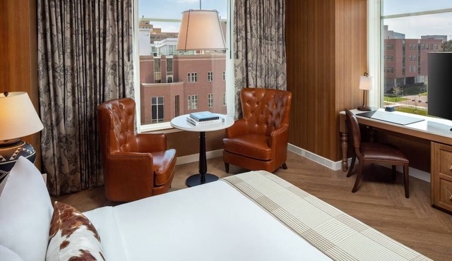 Timeless Charm! Dog-friendly Accommodation with Private Balcony!