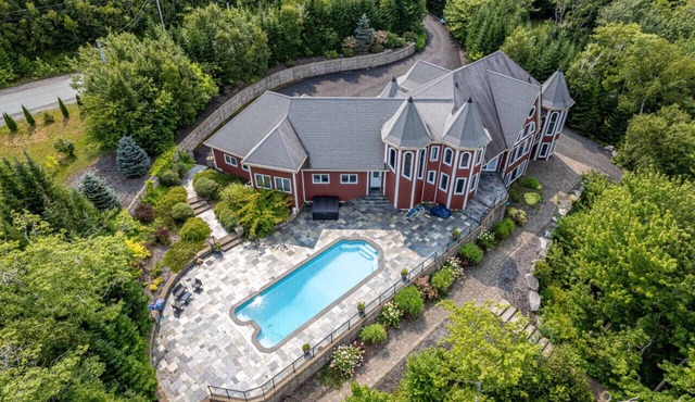 Tranquil Chateau on Moody Lake in Williamswood