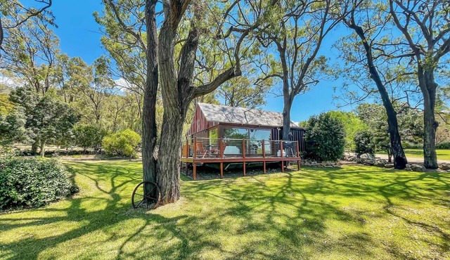 Two Doors - Unique 2 bdrm cottage on picturesque vineyard estate in Broke
