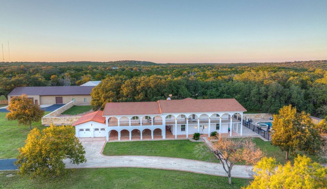 Ultimate New Braunfels Summer Getaway Sleeps Big Groups + Pool in New Braunfels