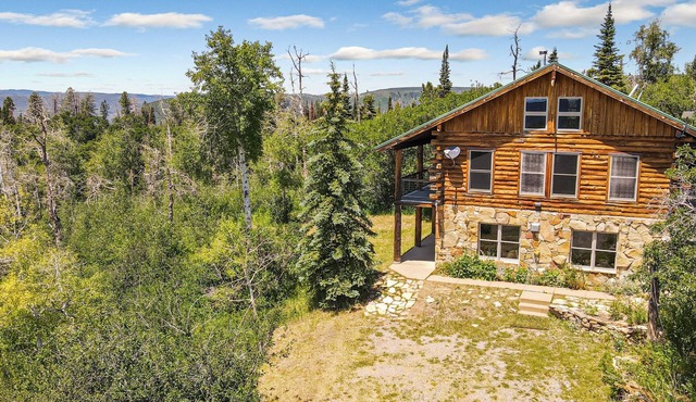 Upper cabin, 2 Bedroom on the Flat Tops perfect for a relaxing getaway
