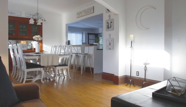 Urban Farmhouse! ½ Acre Fire Pit Near DT 3 BDRM