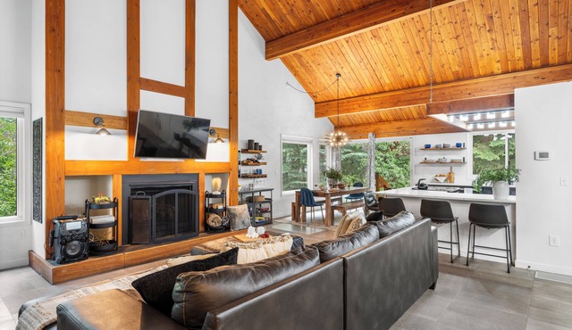 Vail Mountain Retreat Fireplace + Deck Near Slopes + Village | Maxwell