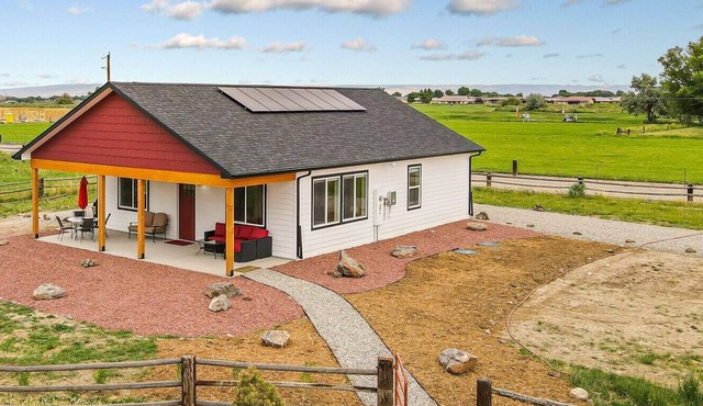 Views in Every Direction, Adjoins Golf, minutes to Miles of Bike & Hiking trails