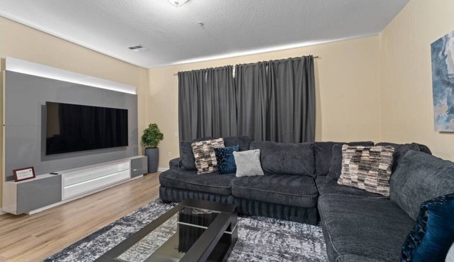 Vista Cay 3BR Townhome w/Resort Access