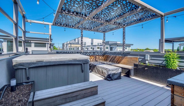 Walk to Mile High Stadium: Denver Home w/Deck