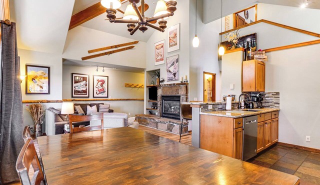 Walk to Shuttle, Lift & Main St! Breck Ski Base