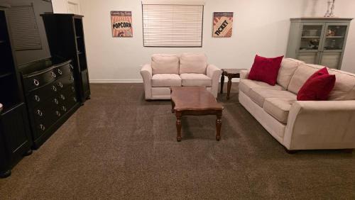 Wasatch Retreat 5 bed 3 5 bath pool table game room in Layton