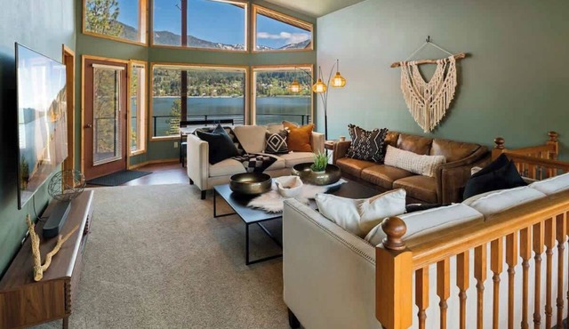 Waterfront Home w AC, private dock in Hope, Idaho in Hope
