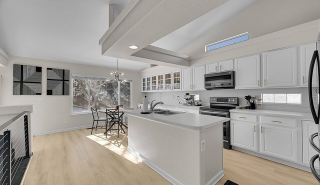 Welcome to your Denver Getaway! Stay in a cozy modern 3- Bedroom 2.5-Bath Home.