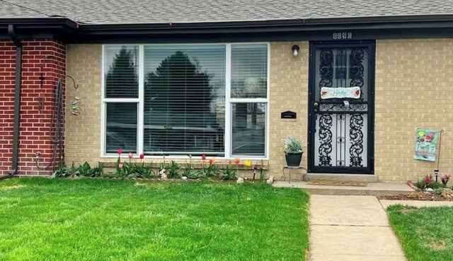 Welcoming Pet friendly 2-bedroom house in charming Wheat Ridge