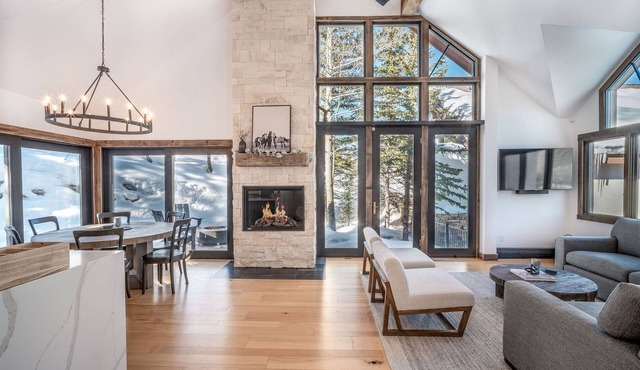 Winterleaf 4 Bedroom Home by RedAwning