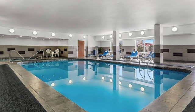 Your Perfect Denver Base: Modern Comfort Near Downtown, Mall & Hiking Trails