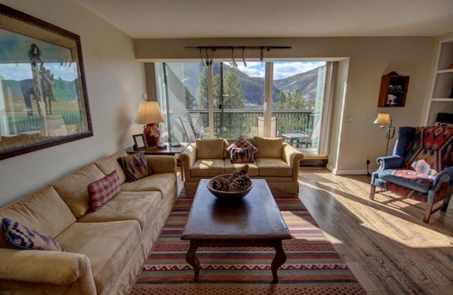 122 m² Condo ∙ 2 bedrooms ∙ 4 guests
