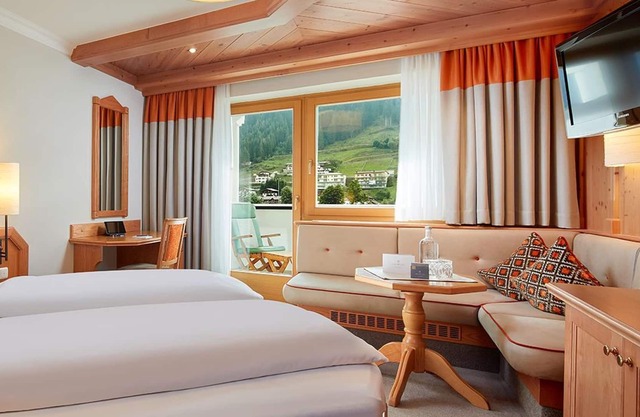 Double room "Alpenrose" | 3-4 nights - The Edelweiss - Salzburg Mountain Resort in Unterberg
