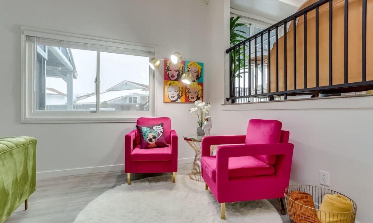South Westminster House | Salt Water Pool | Hot Tub | Karaoke | Mini Putt