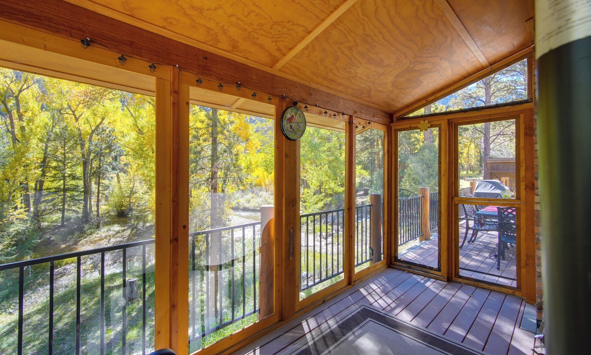 Nathrop Cottage | Casa Immaculata on Chalk Creek w/Views!