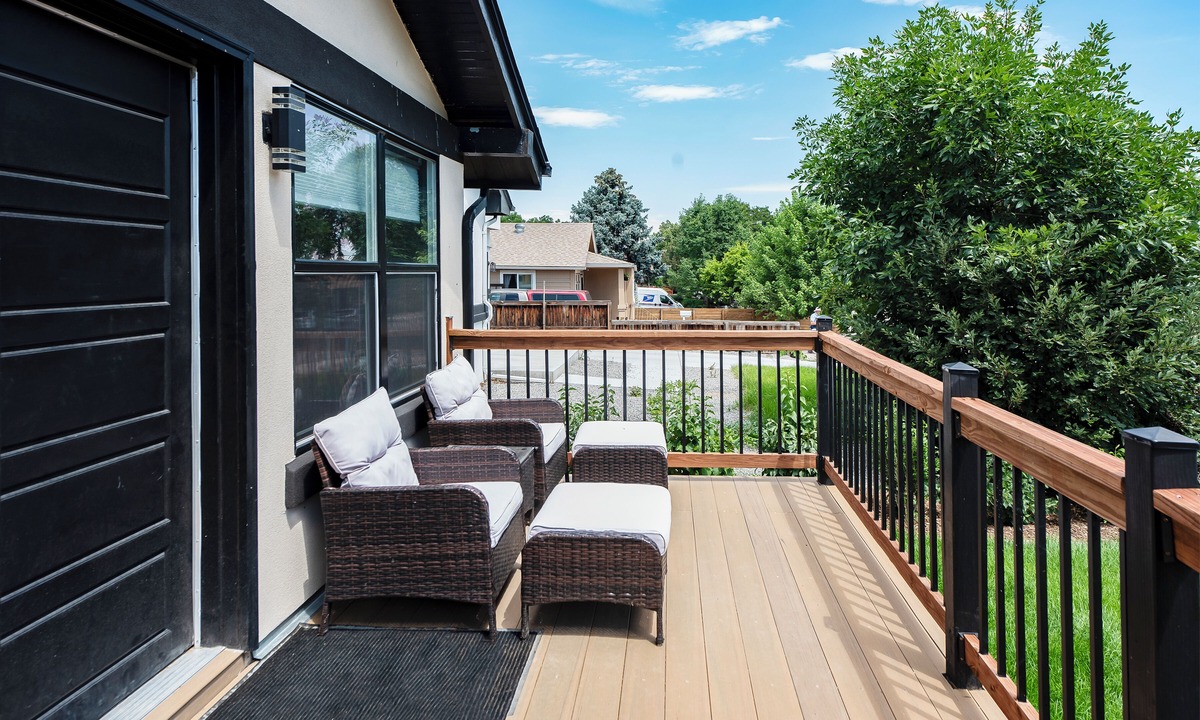 Barnum House | Stunning Getaway for Couples, Families, and Nomads