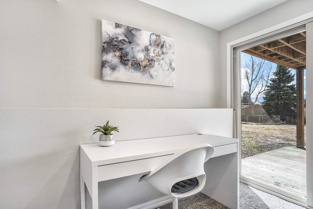 Park Vista House | 5BR House with Hot Tub, Peak Views in Colorado Springs
