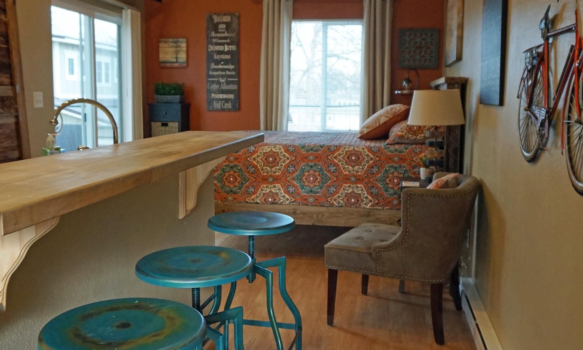 Martinez Park House | Industrial Old Town Bungalow w/Free Cruiser Bikes