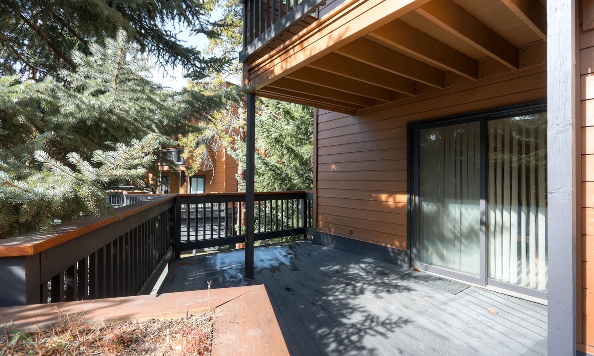 Mountain House Condo | Perfect Mountain Retreat/3br -fireplace, Kids Ski Free 3 Bedroom Condo by RedAwning