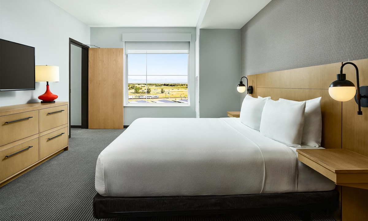 Dupont Hotel | Hyatt Place Peña Station/Denver Airport