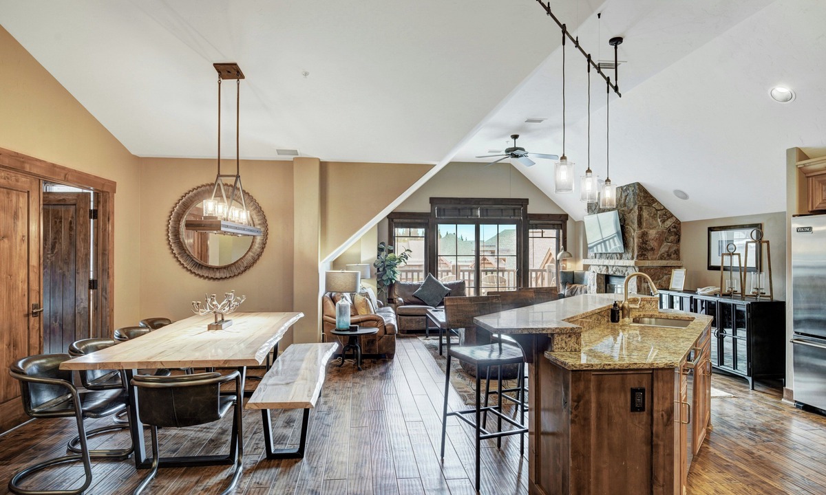 Breckenridge Hotel | Crystal Peak Lodge, A Vail Resorts Property