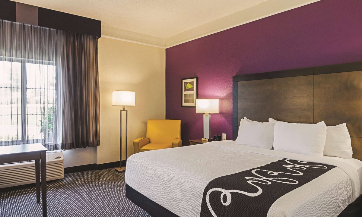 Dupont Hotel | La Quinta Inn & Suites by Wyndham Denver Airport DIA
