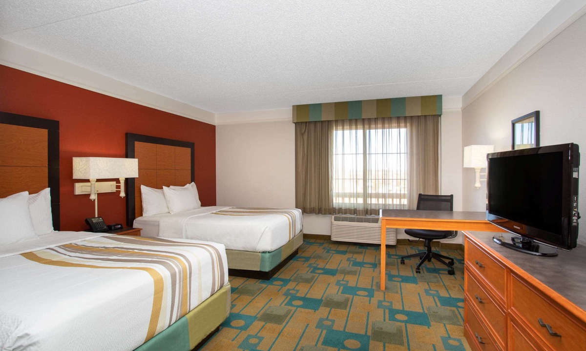 Lakewood Hotel | La Quinta Inn & Suites by Wyndham Denver Southwest Lakewood