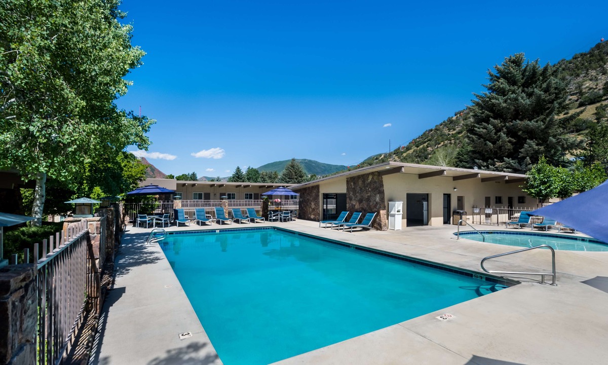 Glenwood Springs Hotel | Best Western Antlers at Glenwood Springs