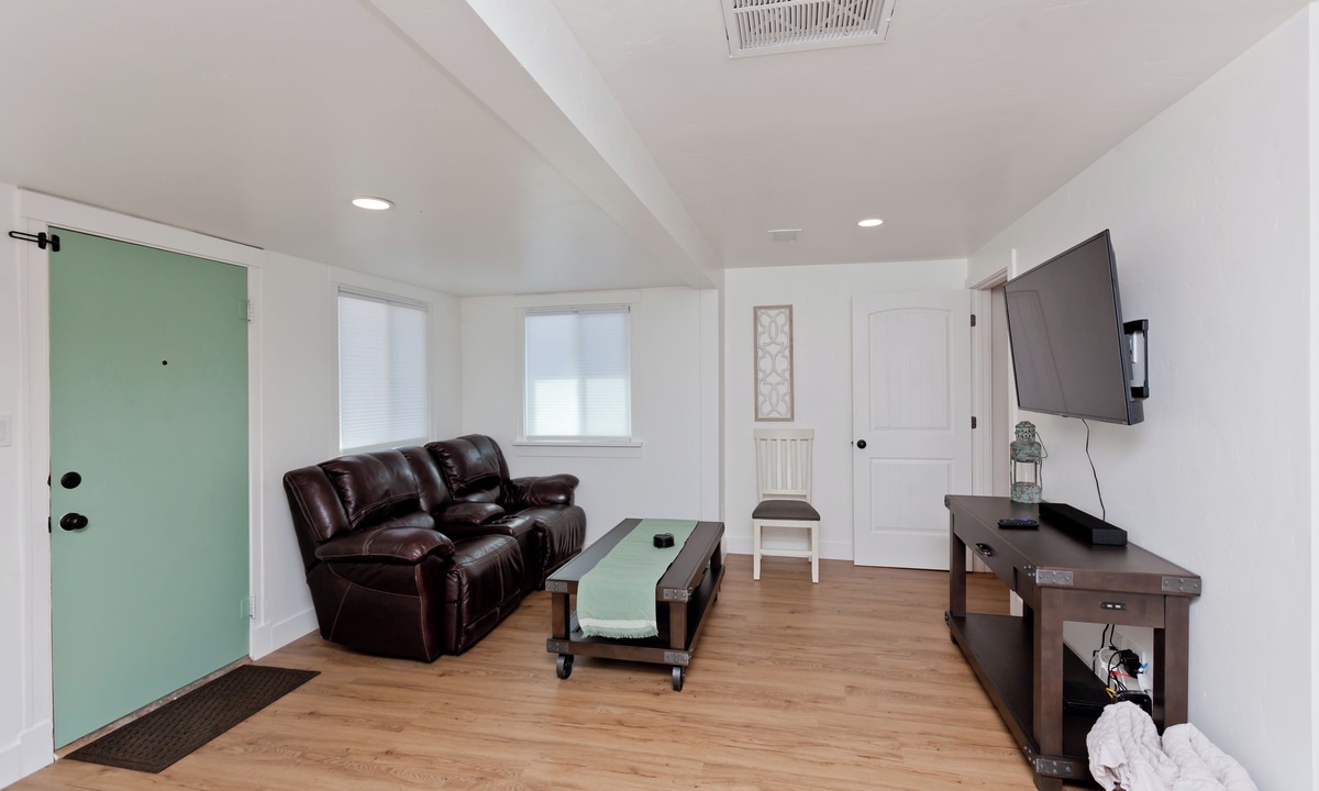 Grand Junction Cottage | River City Hideaway Pets Downtown Desk