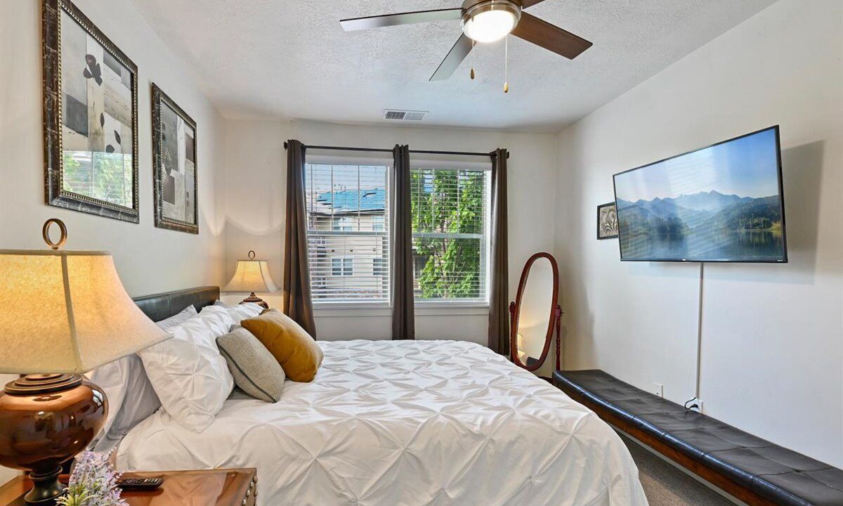South Jordan Apartment | Quiet 2BR/2BA Near Hiking & Trails, Parks & Summer Fun – Spacious 1,300 Sq Ft